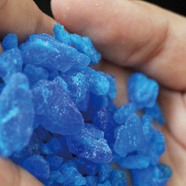 Sulfato de cobre de cristal azul CuSO4 de grado industrial al mejor precio